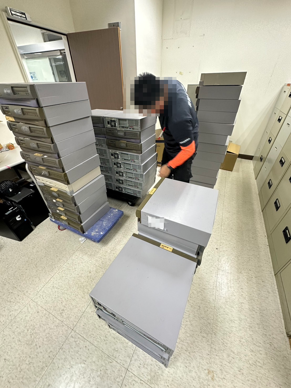 人臉馬賽克-資訊設備回收2